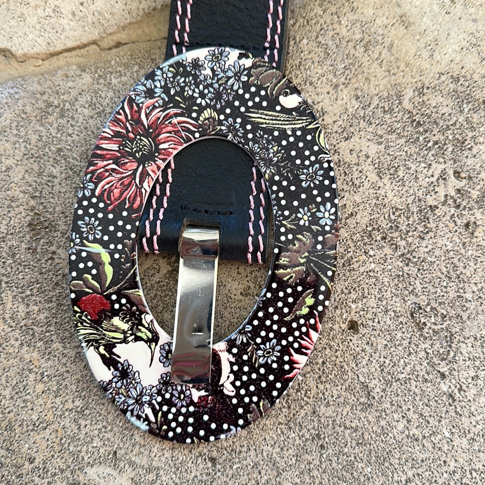 Oilily 🔥 Belt Flower Buckle Black Sz M Made in Italy 109% Leather - Picture 2 of 7